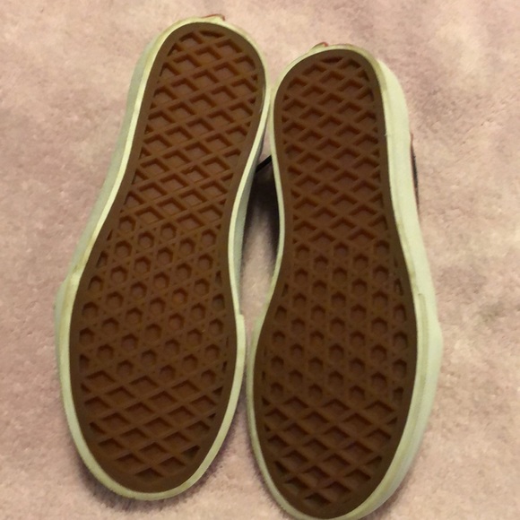 Kids NEW Vans shoes - Picture 2 of 3